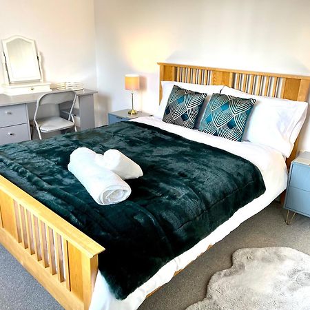 Stylish Cosy And Bright Apartment - Fantastic Location - Perfect For Business Or Solo Travellers Bishop's Stortford Kültér fotó