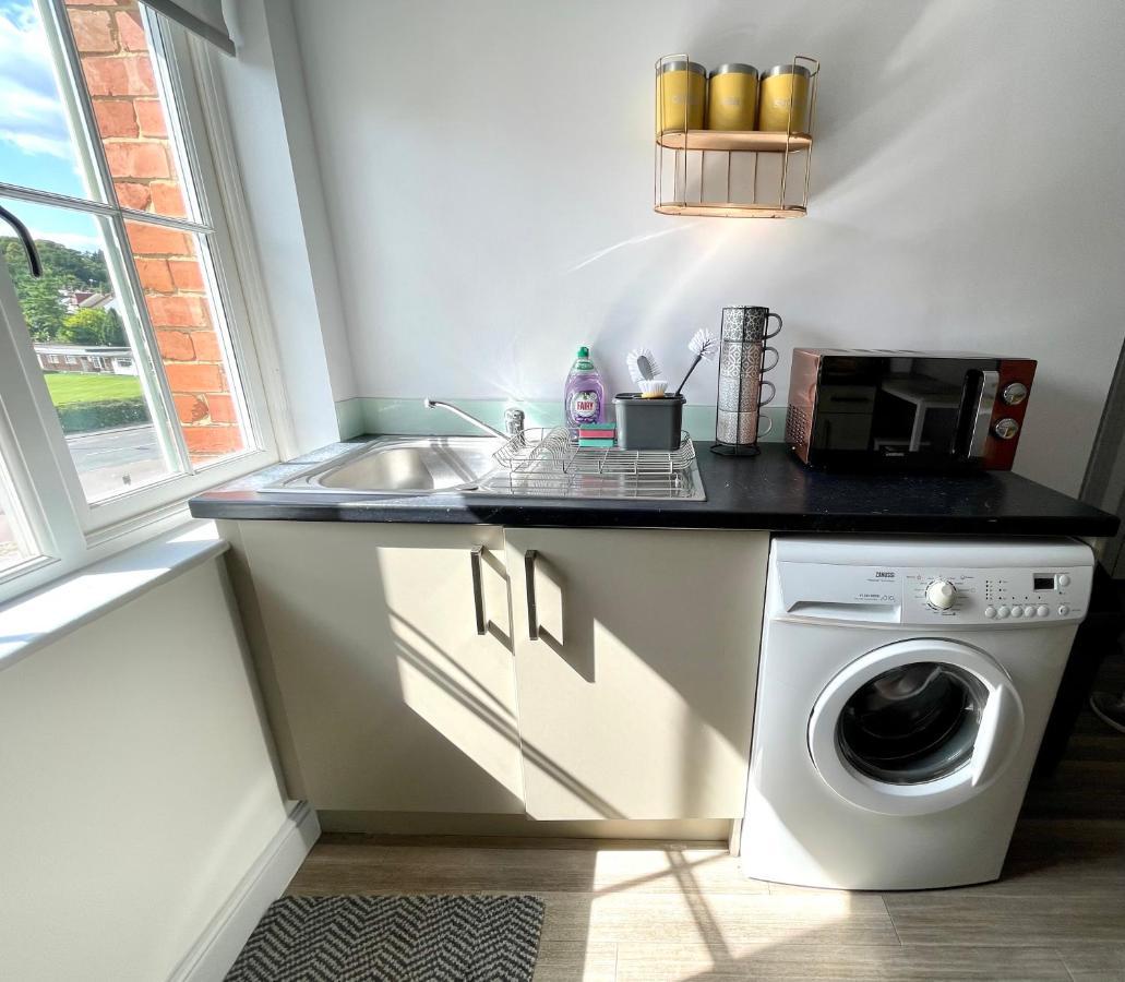 Stylish Cosy And Bright Apartment - Fantastic Location - Perfect For Business Or Solo Travellers Bishop's Stortford Kültér fotó
